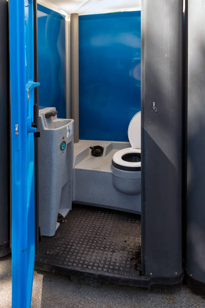 Portable Toilet Options We Offer in Prestbury, IL