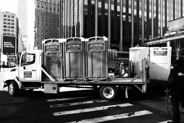 Best Porta potty delivery and setup  in Prestbury, IL